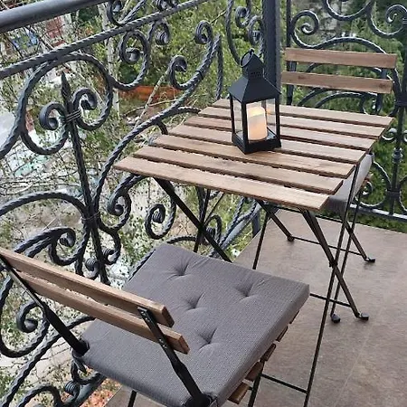 Apartment Square 11 *