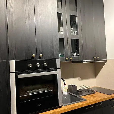 Square 11 Apartment