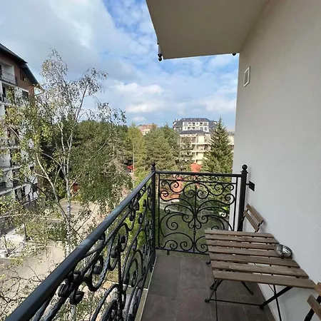 Apartment Square 11 *